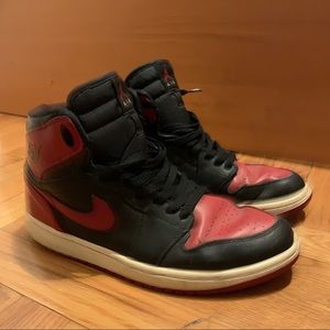 Air Jordan 1 Bred Retro sz 10 Black/Red Used